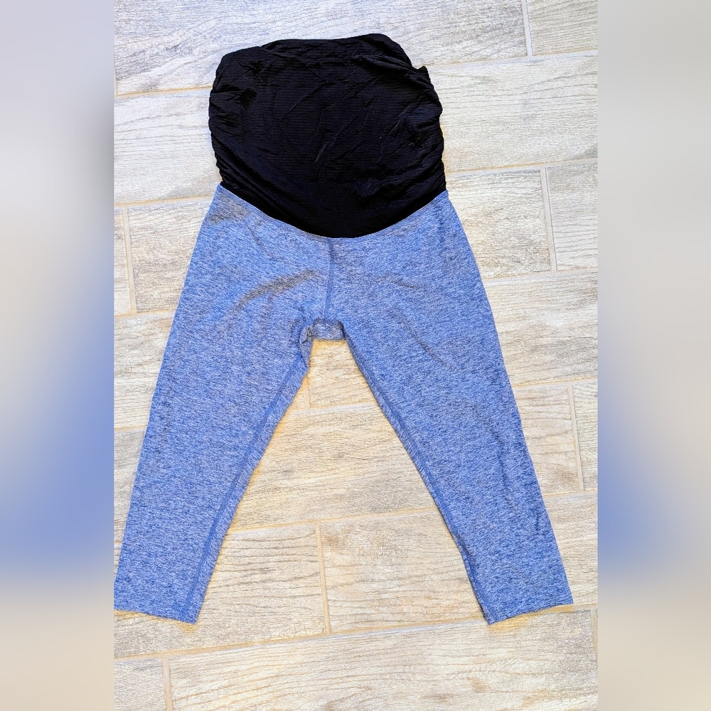Beyond Yoga Black & Blue Maternity Capris